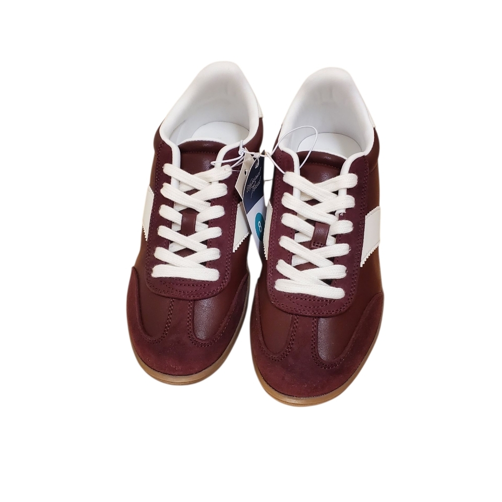 Universal Thread Womens Burgundy White Casual Sneakers Memory Foam Size 8 - Picture 2 of 10